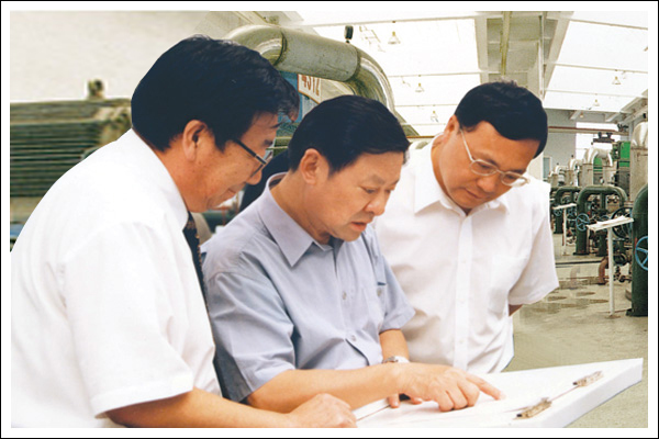 內蒙古自治區(qū)黨委書記儲波一行視察金河